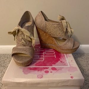 Not Rated beige lace and suede wedge, size 6